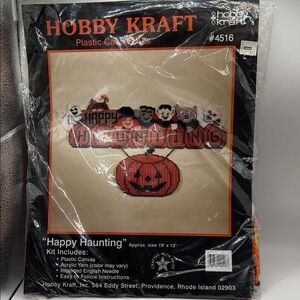 Hobby Kraft 'Happy Haunting' Plastic Canvas Kit